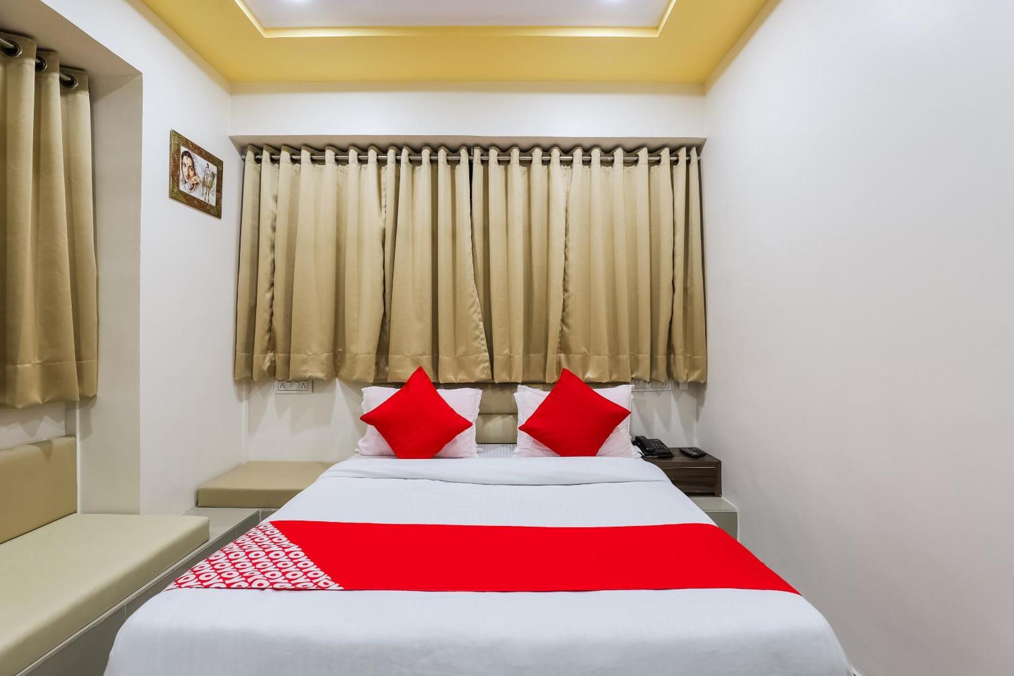 Collection O Hotel Alice Ахмедабад Экстерьер фото